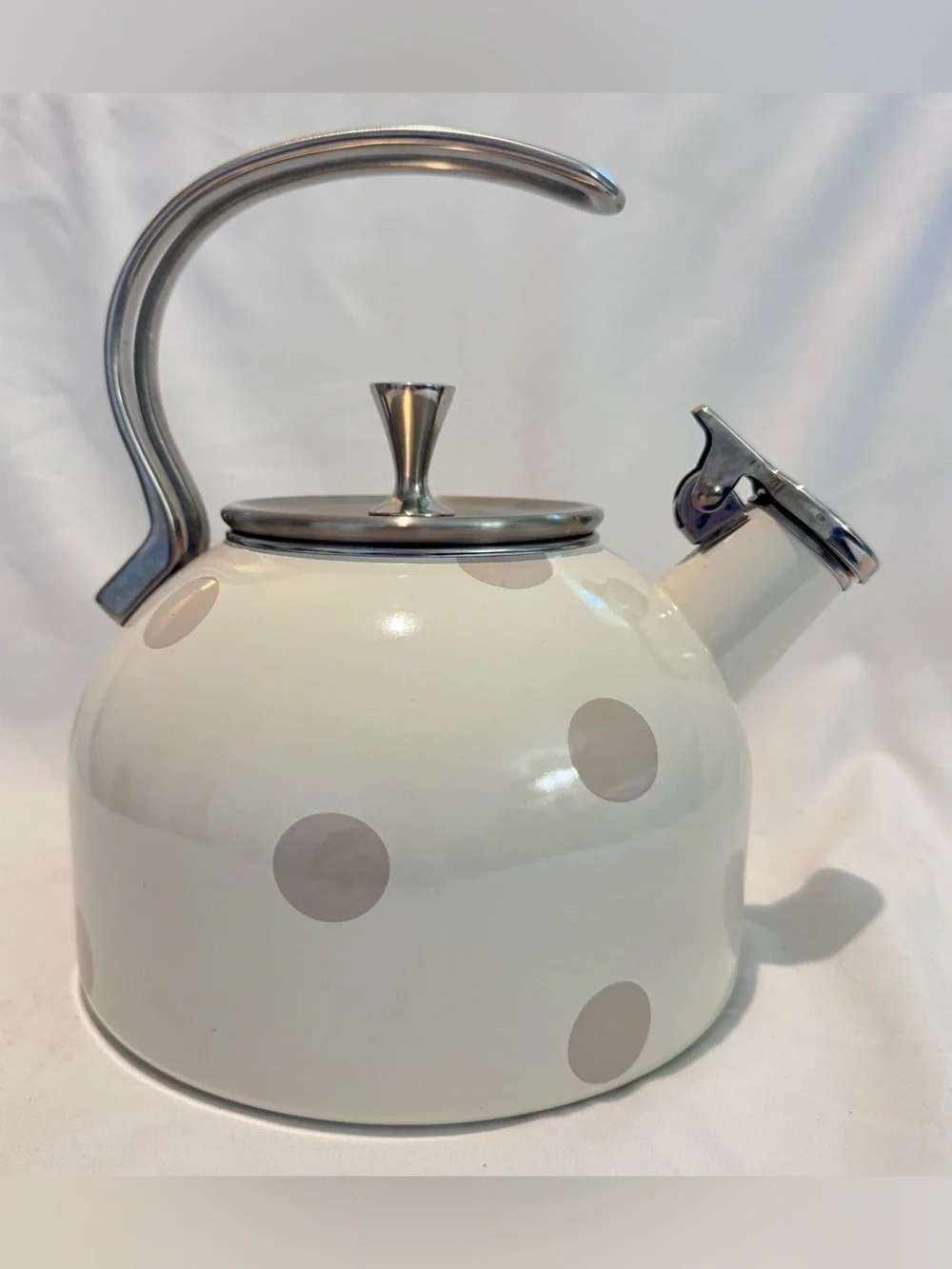 Kate Spade mLenox Beige Deco Dot Tea Kettle “Whistle While You Work” Enamel